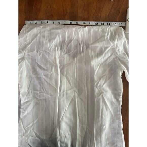 LAURA MAE Vintage White Blouse With Ascot Bow and Subtle Metalic Threads Size 12 - Picture 11 of 12